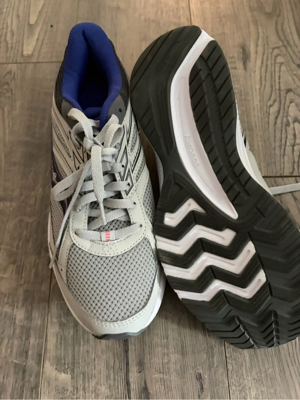 Saucony Cohesion Gray &  Purple Womens Athletic Running Sneakers